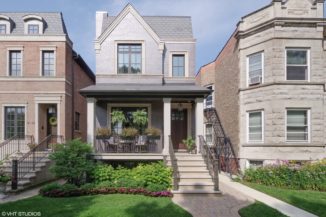 House in Chicago, Illinois, United States 1 - 18632029