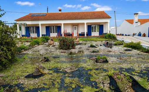 Townhouse in Sao Vicente do Paul e Vale de Figueira, Santarem District, Portugal 1