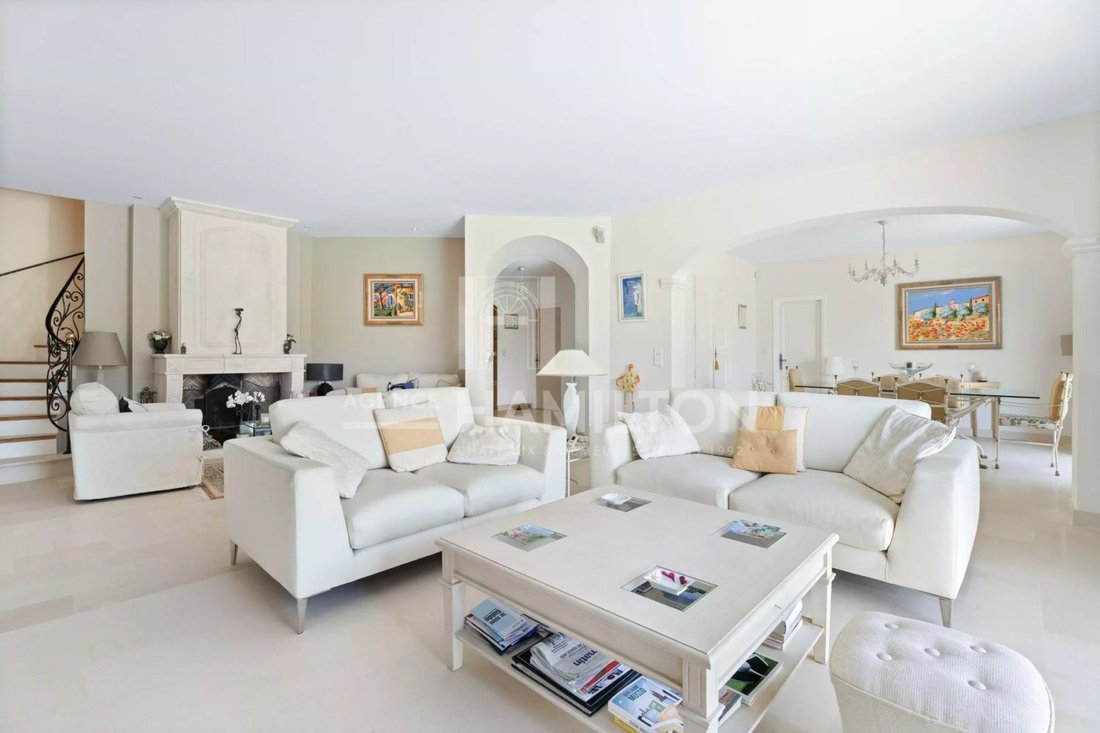 Villa in Valbonne, Provence-Alpes-Côte d'Azur, France 4 - 18632561