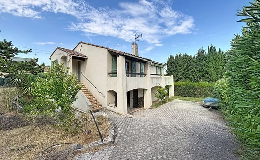 Villa in Bouc-Bel-Air, Provence-Alpes-Côte d'Azur, France 1