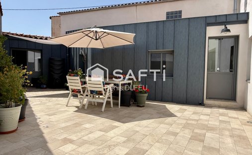 House in Saint Maurice-Fetilly, La Rochelle, France 1