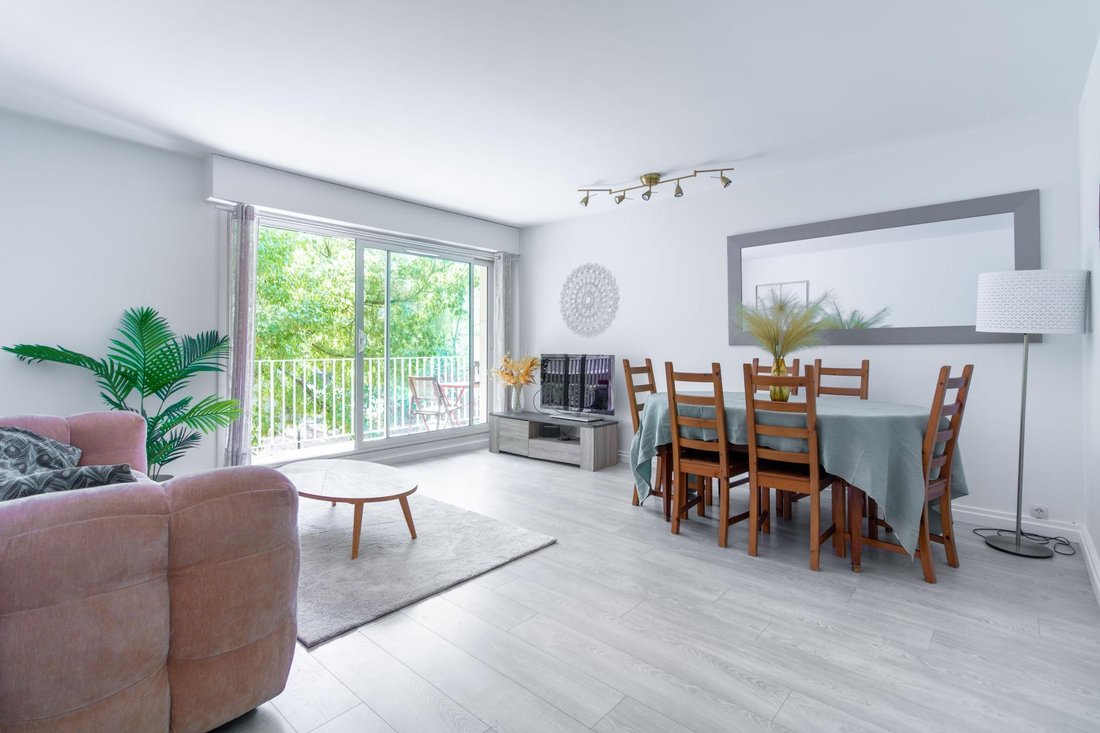 Apartment in Domaine National du Château, Versailles, France 2 - 18526350