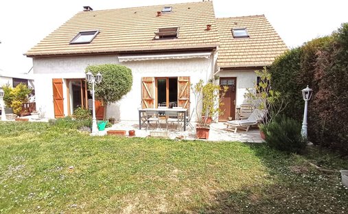 House in Carriere-Bois Rochefort, Cormeilles-en-Parisis, France 1
