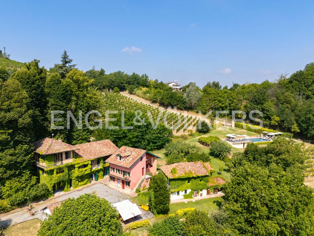 Estate in Cassinasco, Piedmont, Italy 1 - 18632760