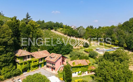Estate in Cassinasco, Piedmont, Italy 1
