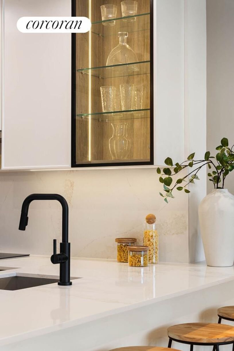 Condo in New York, New York, United States 4 - 18390180