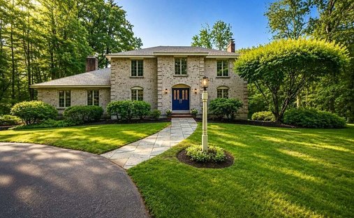 House in Weston, Massachusetts, United States 1