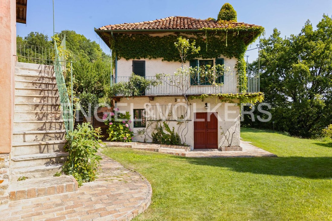Estate in Cassinasco, Piedmont, Italy 4 - 18632760