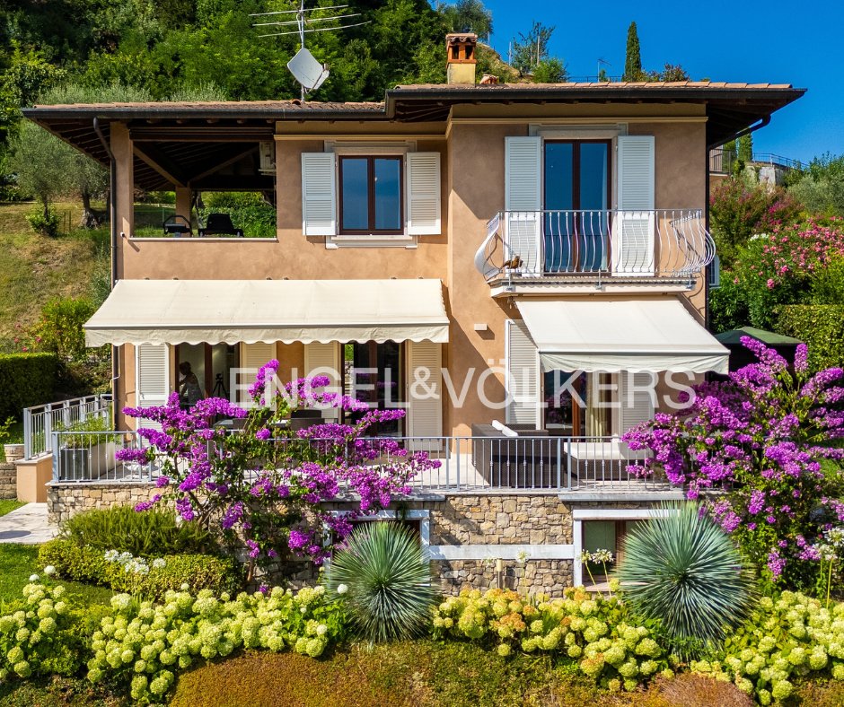 Villa in Gardone Riviera, Lombardy, Italy 1 - 18632777