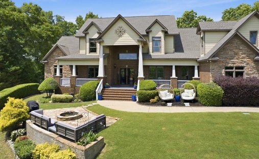 House in Chelsea, Alabama, United States 1