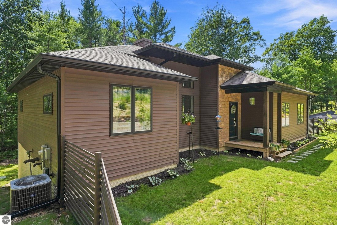 House in Traverse City, Michigan, United States 3 - 18635913