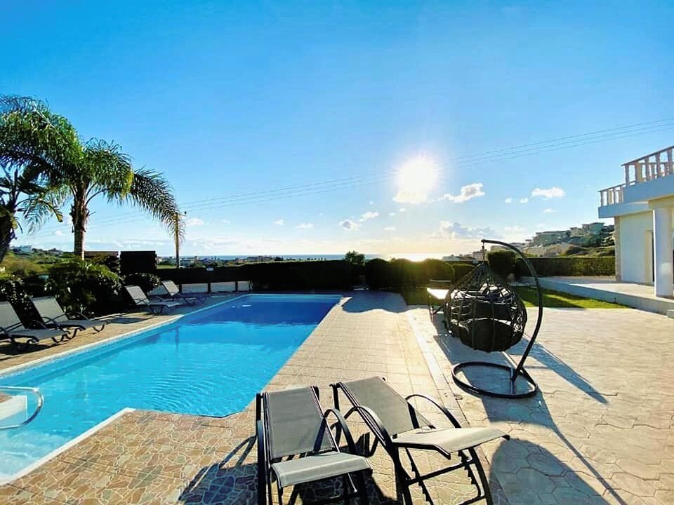 Villa in Chloraka, Paphos, Cyprus 1 - 13808835
