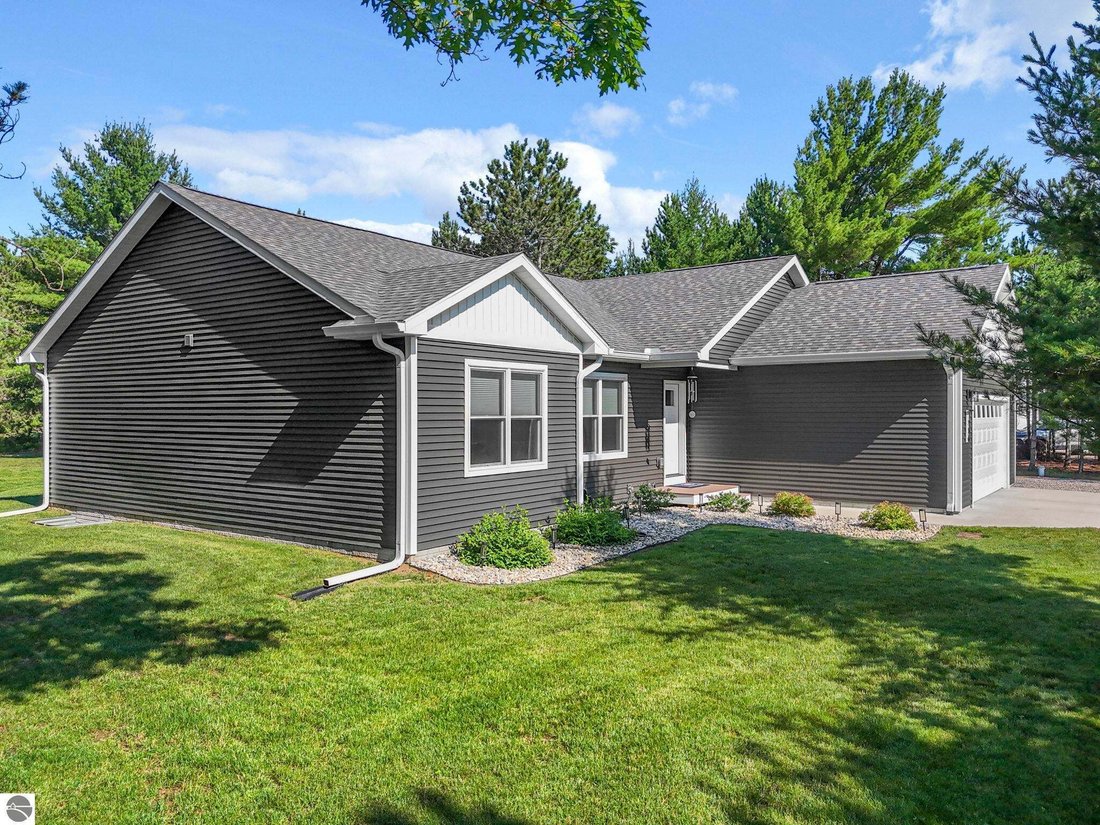 House in Interlochen, Michigan, United States 4 - 18636586