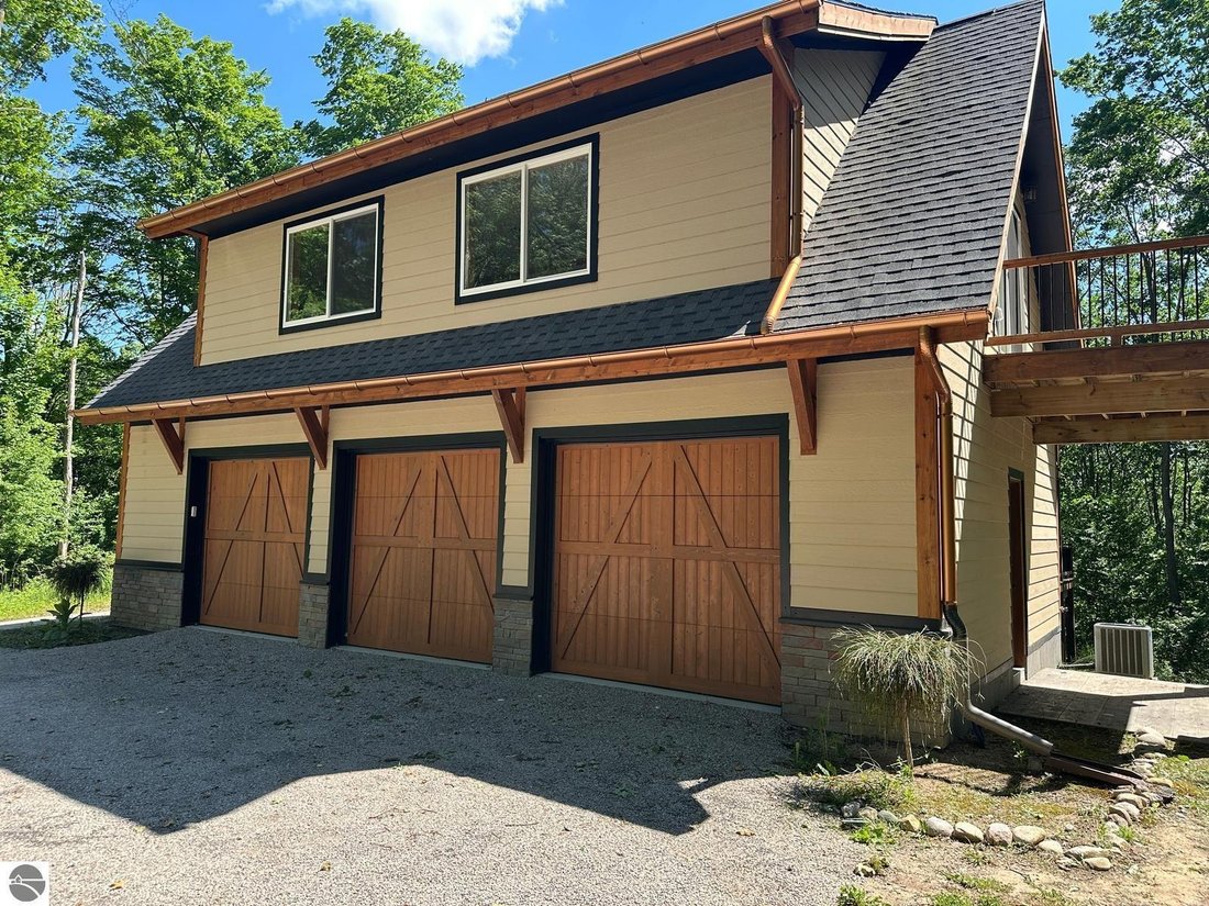 House in Traverse City, Michigan, United States 5 - 18636036