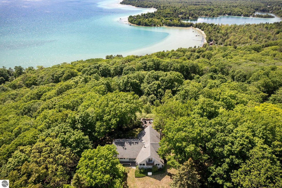House in Glen Arbor, Michigan, United States 4 - 18636007