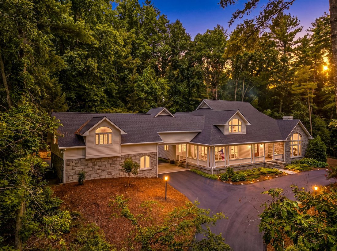 House in Asheville, North Carolina, United States 3 - 18104114