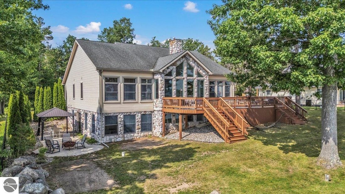 House in Hale, Michigan, United States 1 - 18635902