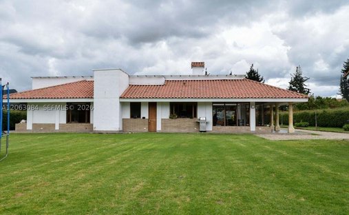 House in Tenjo, Cota, Colombia 1