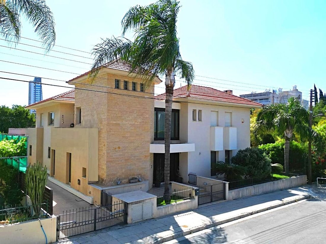 Villa in Germasogeia, Limassol, Cyprus 1 - 16379592