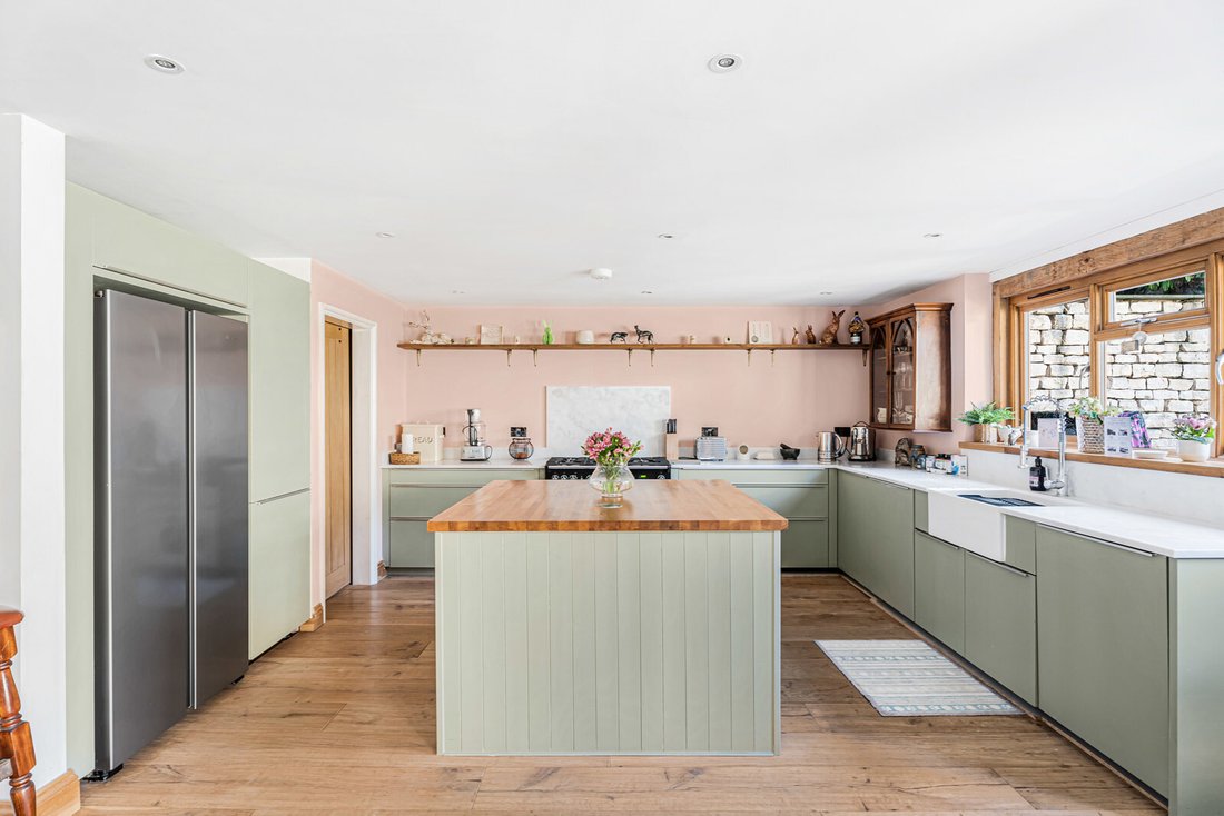 House in Long Crendon, England 3 - 18580565