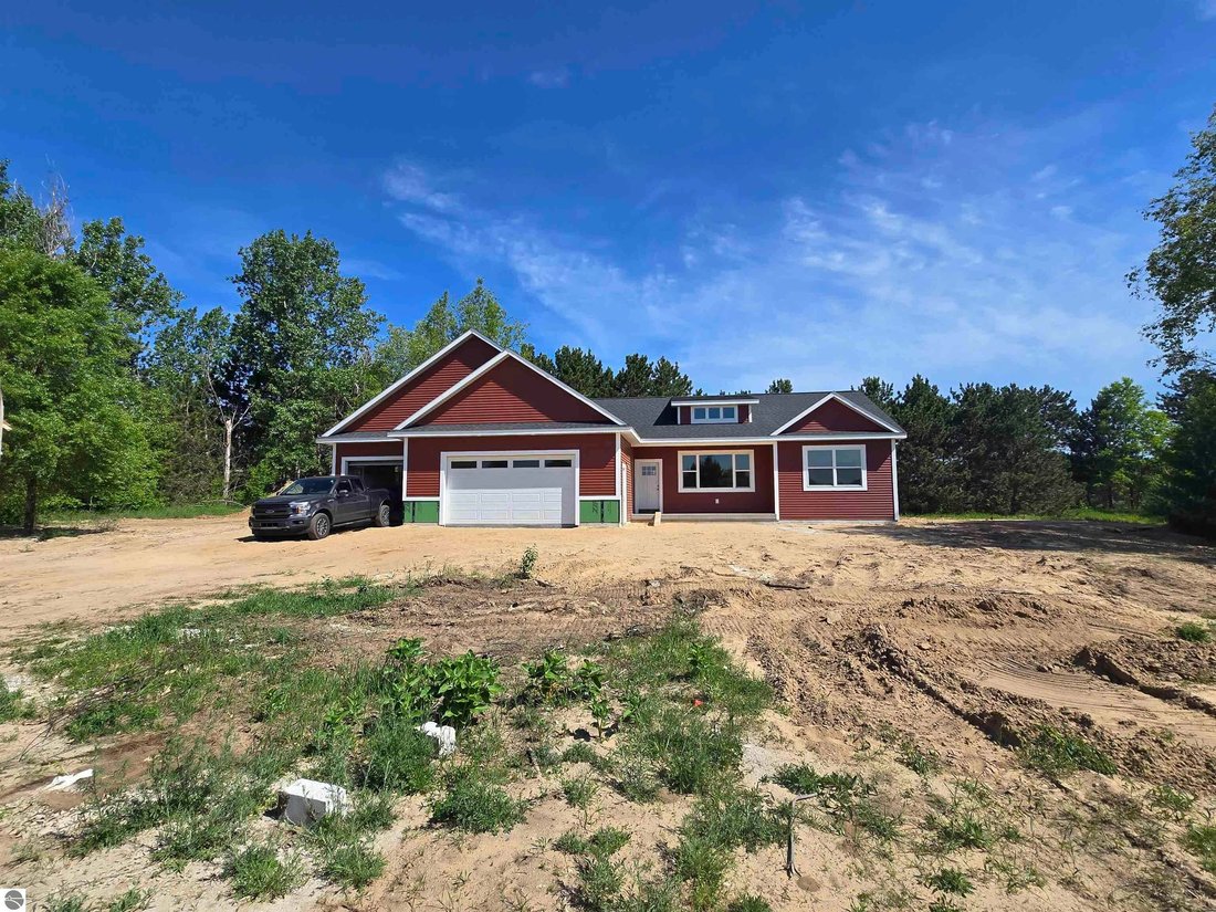 House in Garfield Township, Michigan, United States 2 - 18636071