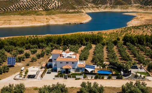 Casa di campagna a Iznájar, Andalusia, Spagna 1