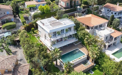 Villa in Fontmerle, Antibes, France 1