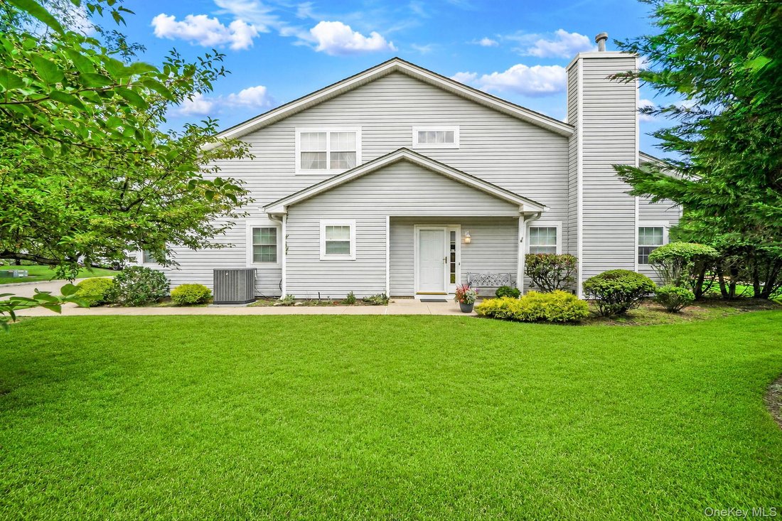 Condo in Setauket- East Setauket, New York, United States 1 - 18638709