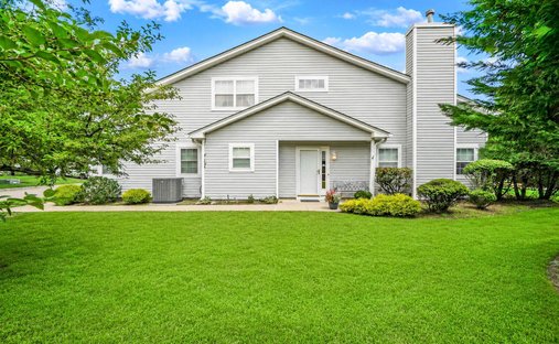 Condo in Setauket- East Setauket, New York, United States 1