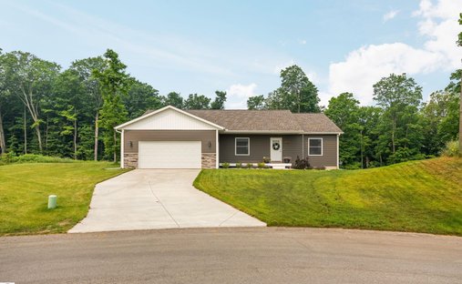 House in Traverse City, Michigan, United States 1