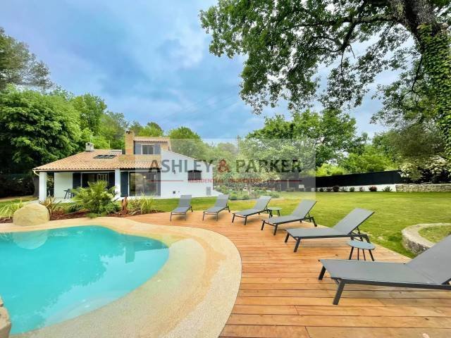 Villa in Nord, Roquefort-les-Pins, France 4 - 17774359