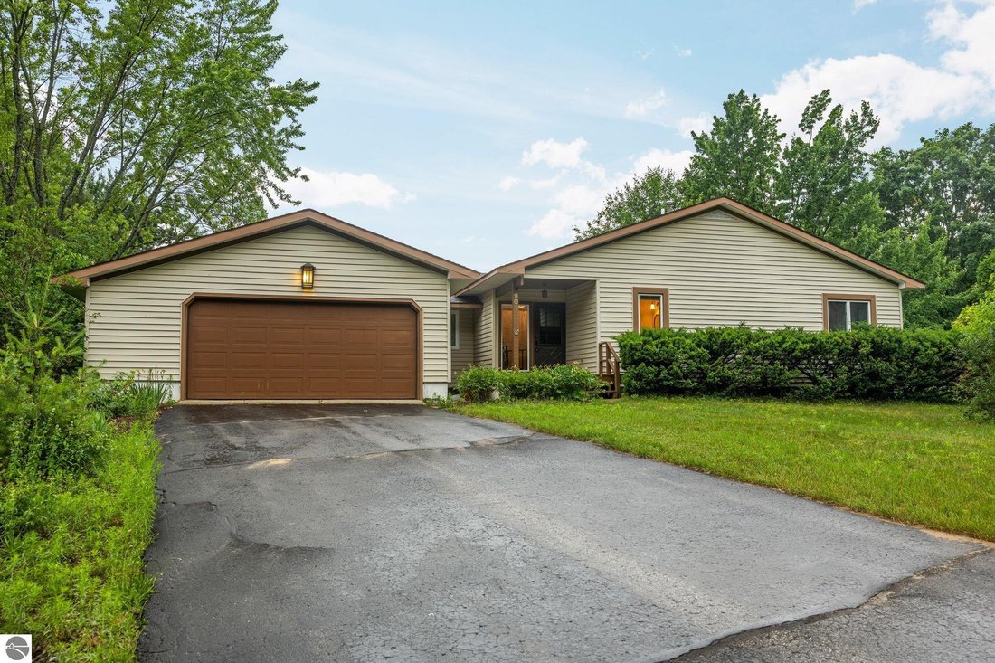 House in Traverse City, Michigan, United States 1 - 18636633