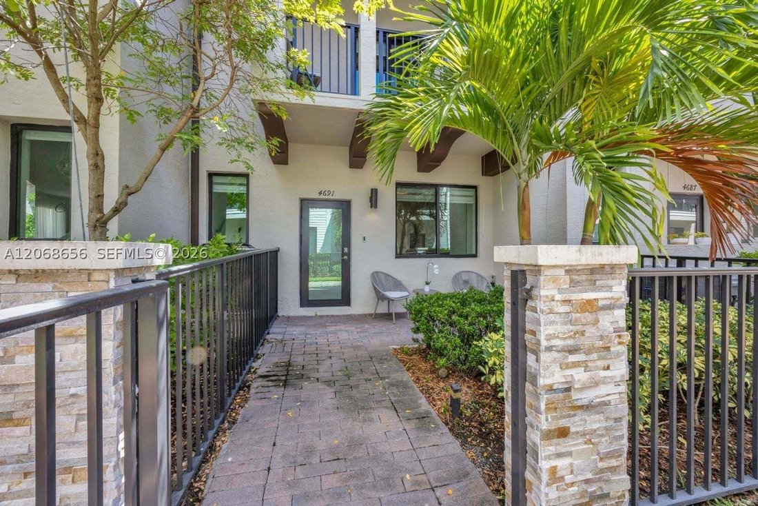 Townhouse in Miami Springs, Florida, United States 1 - 18637382