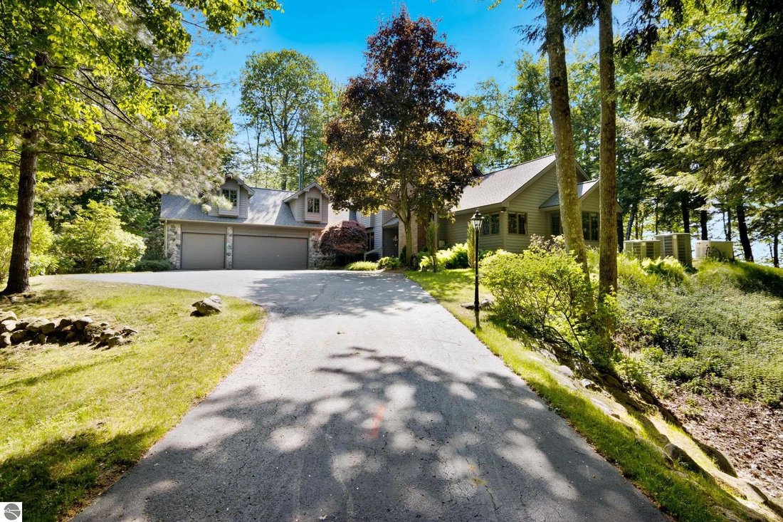House in Elk Rapids, Michigan, United States 1 - 18636648