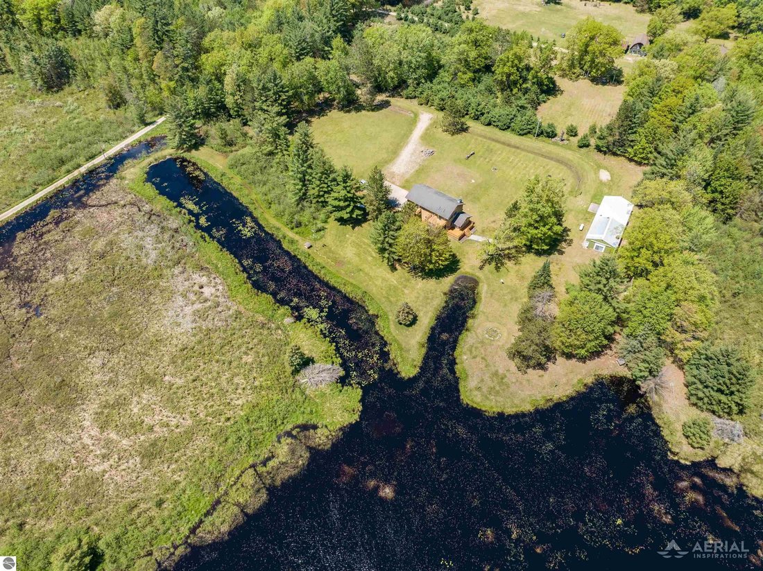 House in West Branch, Michigan, United States 1 - 18635737