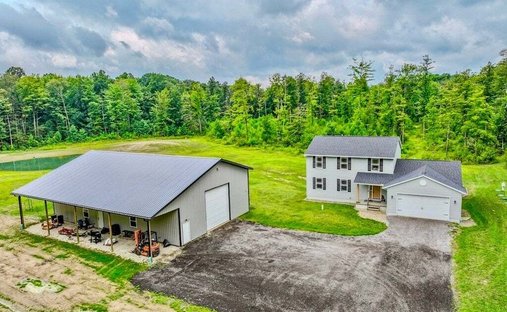 House in Chardon, Ohio, United States 1