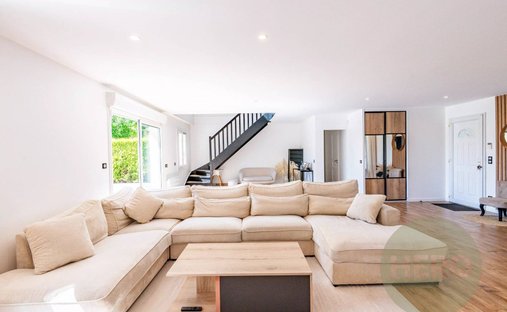 House in Montfort-l'Amaury, Ile-de-France, France 1