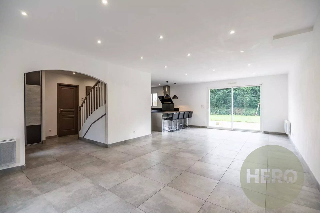 House in La Queue-les-Yvelines, Ile-de-France, France 3 - 16735283