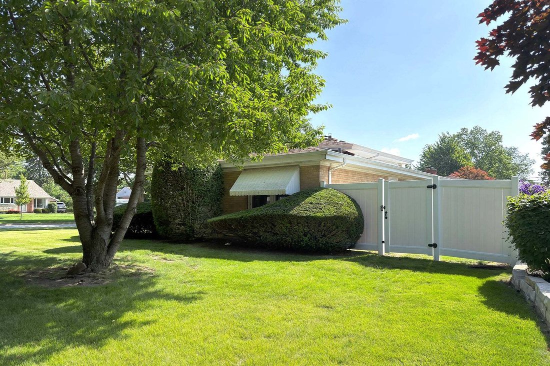 House in Mount Prospect, Illinois, United States 4 - 18634077