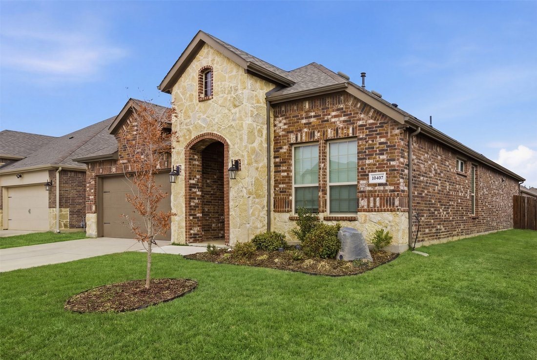 House in Cross Roads, Texas, United States 2 - 18638730