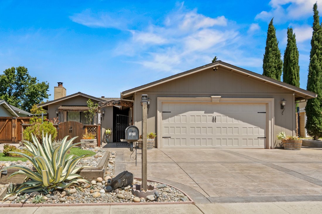 House in Hollister, California, United States 1 - 18636977