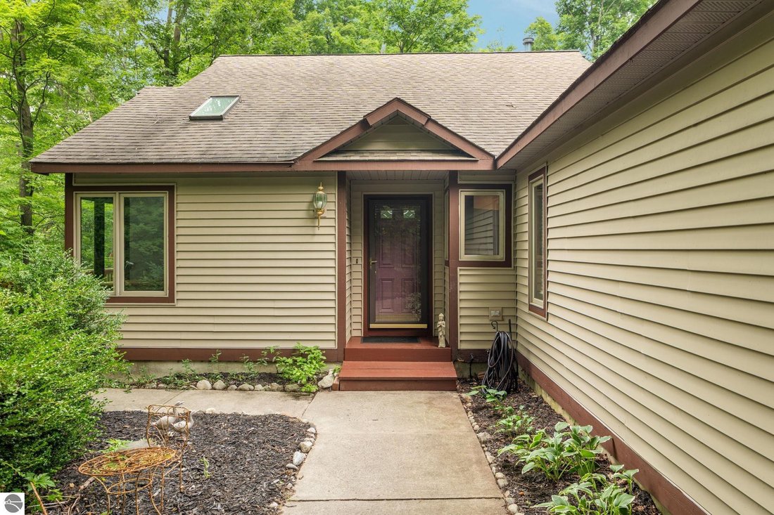 House in Garfield Township, Michigan, United States 3 - 18636811