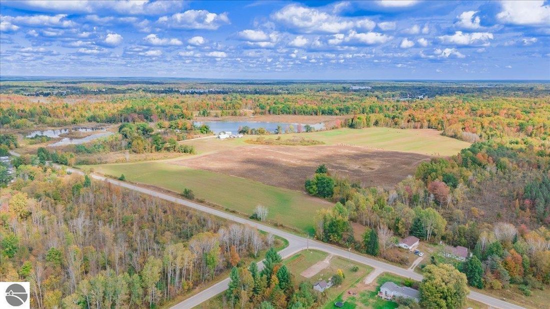 House in Hale, Michigan, United States 4 - 18635734