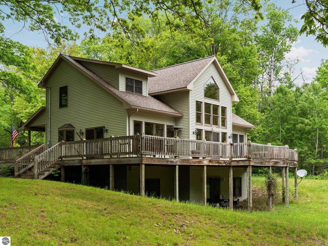 House in Lake City, Michigan, United States 3 - 18636129