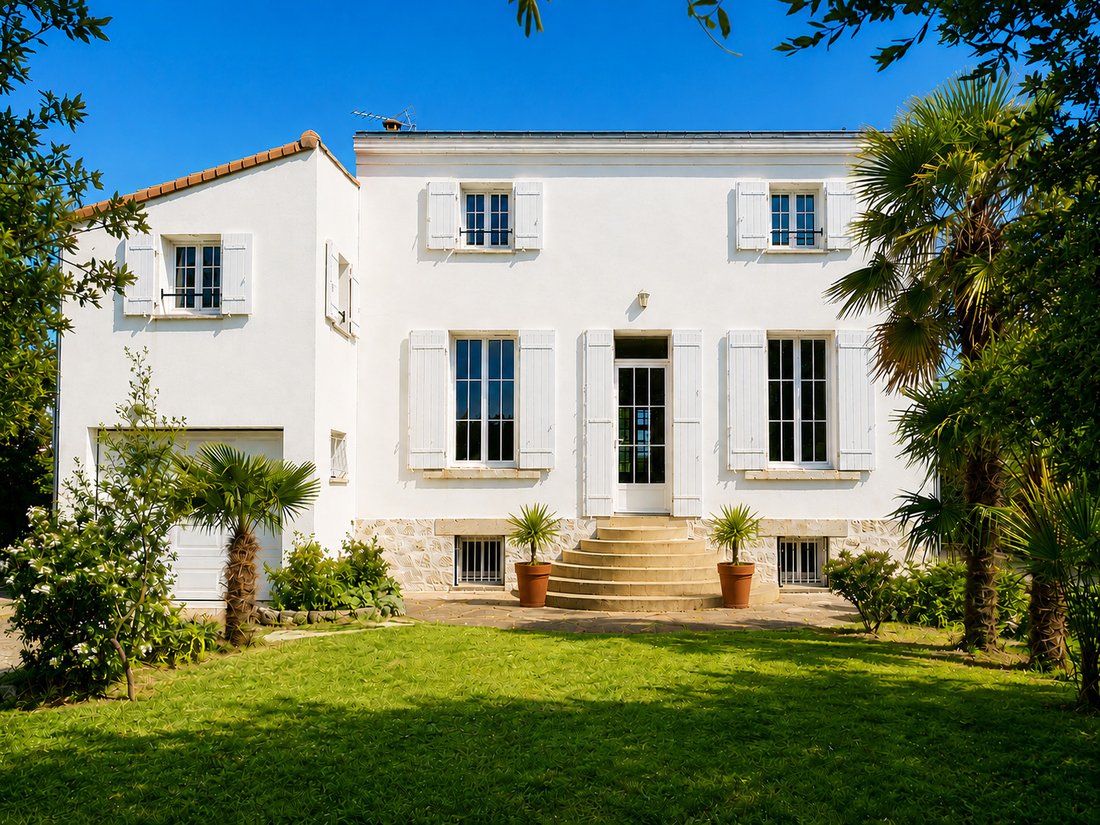 House in Vaux-sur-Mer, Nouvelle-Aquitaine, France 1 - 17697310