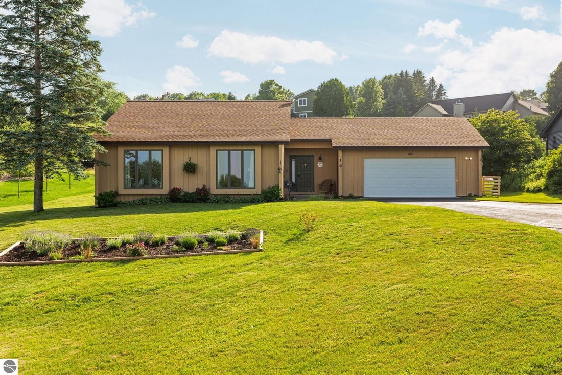 House in Garfield Township, Michigan, United States 1 - 18636209