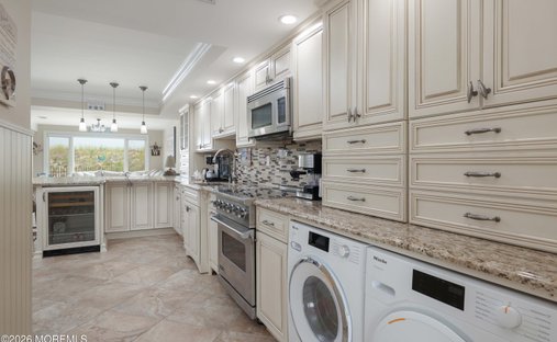Condo in Mantoloking, New Jersey, United States 1