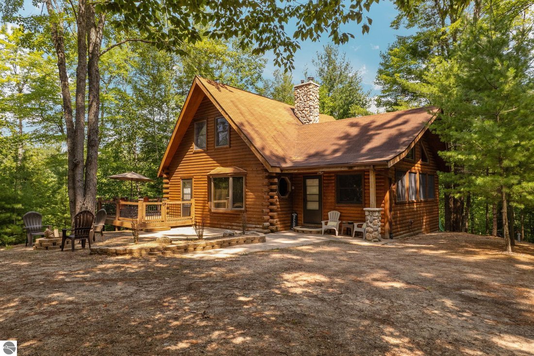 House in Fife Lake, Michigan, United States 1 - 18636057