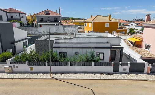 House in Gambia-Pontes-Alto da Guerra, Setubal, Portugal 1