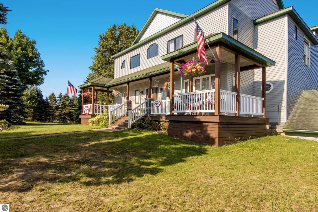 House in Fife Lake, Michigan, United States 3 - 18636015